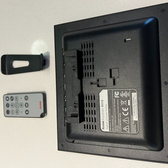 Kodak - Digital Picture Frame - Remote Included! - Picture 3 of 8
